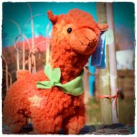 Alpakaplüschtier "Socke" (deutsche Handarbeit) – Bild 2